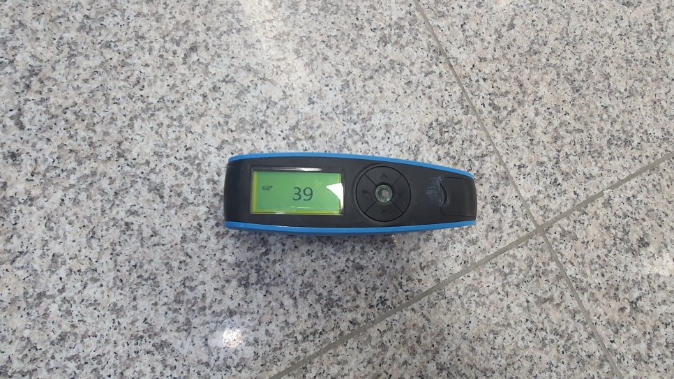 광택도 측정기 수치 39 표시