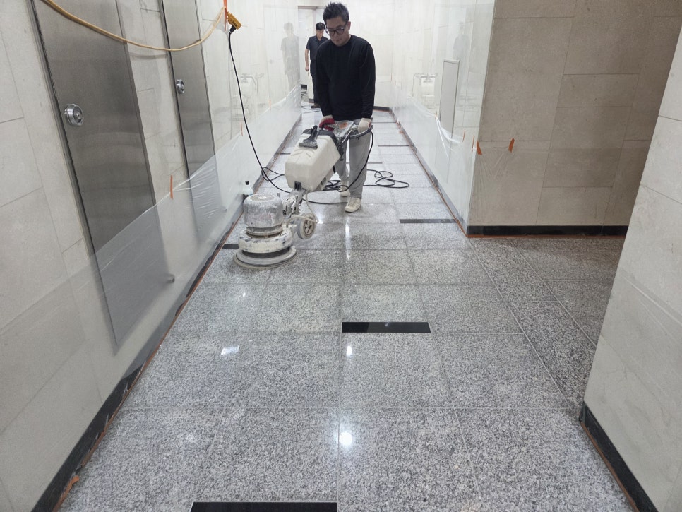 연마 작업 진행 모습